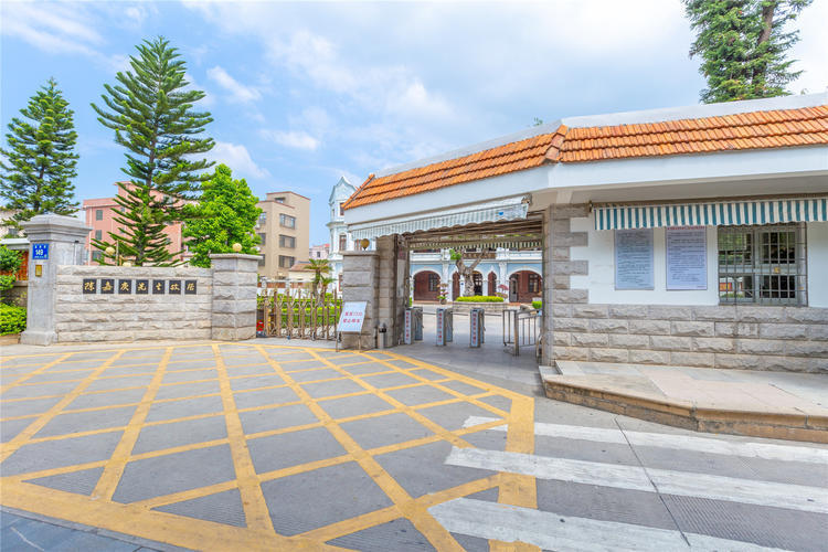 蓝天特色美食餐饮店_蓝天美食港式餐厅_蓝天餐厅美食港式店